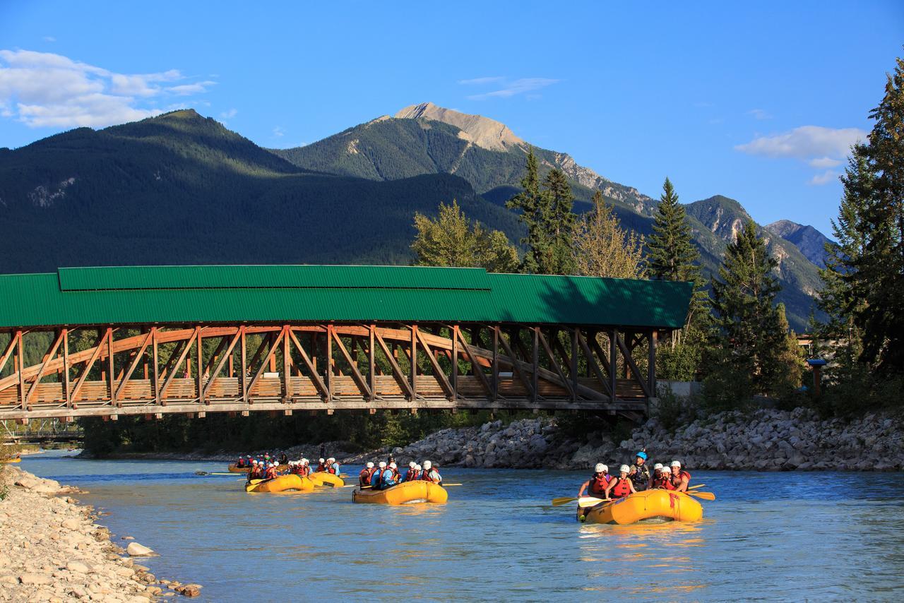 Whitewater 3*