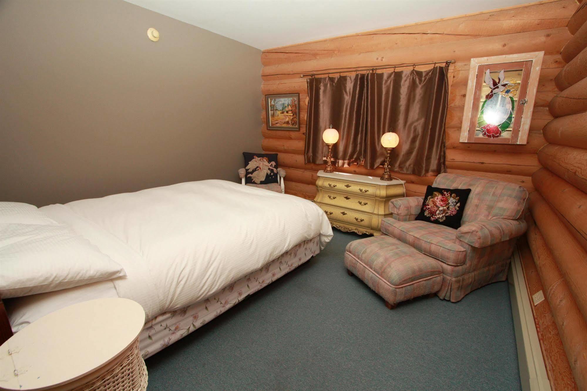 Whitewater Bed & Breakfast 3*